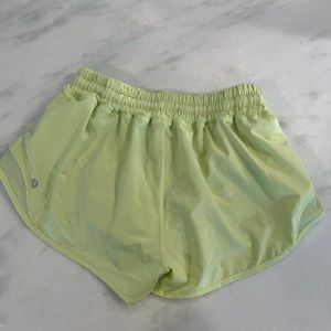 Lulu Lemon Hotty Hot 2.5 inch shorts